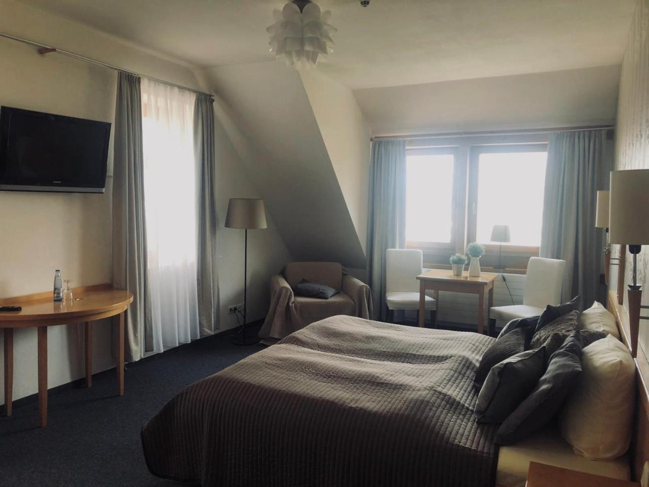 Deckert'S Hotel An Der Klosterpforte 路德斯塔德·艾斯勒本 外观 照片